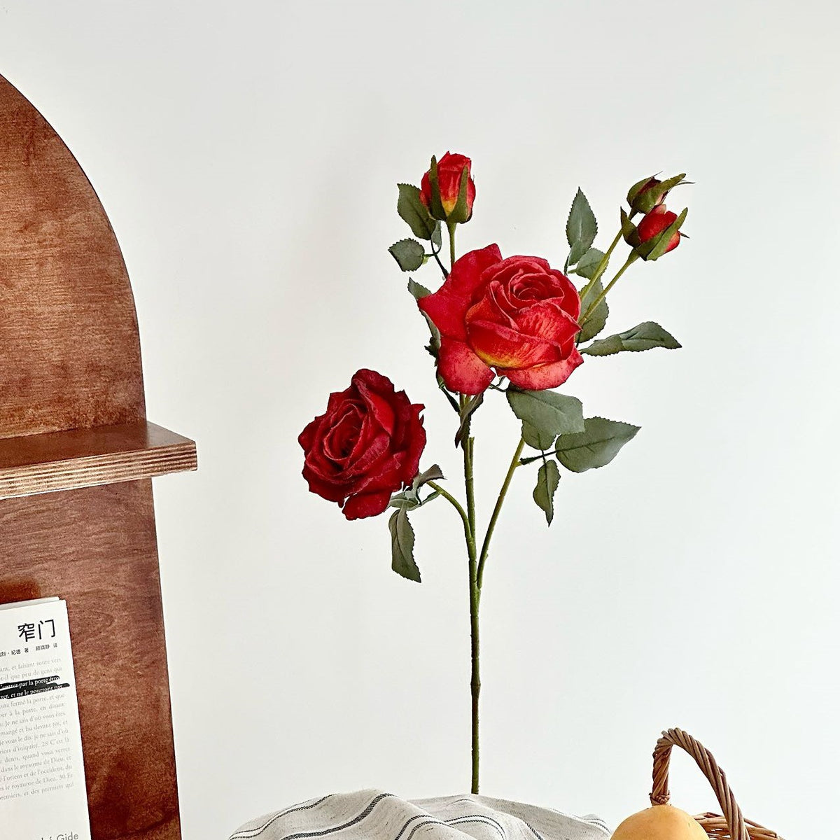 Lebensnahe dekorative Rosenstiel