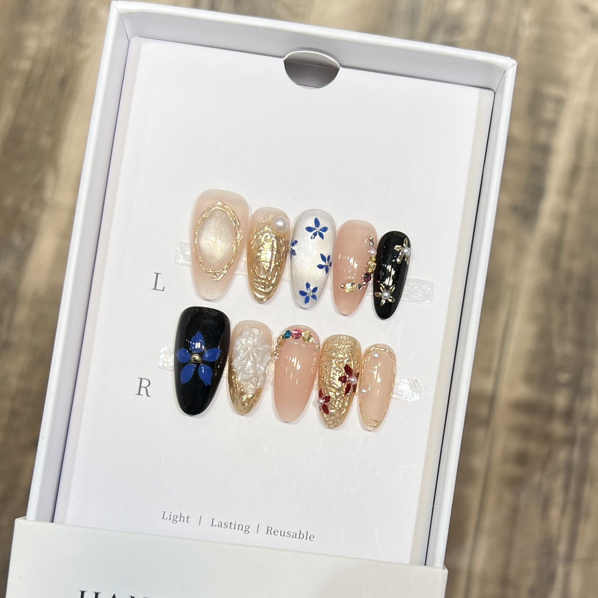Elegantes Floral Press-On Nagelset Brehn