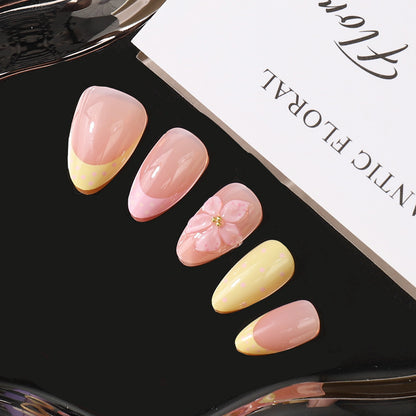 Floral Eleganter Press-On-Nagelset Brehn