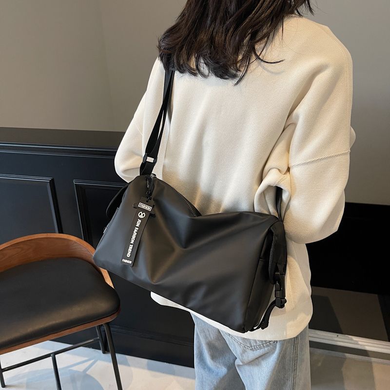 Elegante Mehrzweck-Schultertasche Brehn