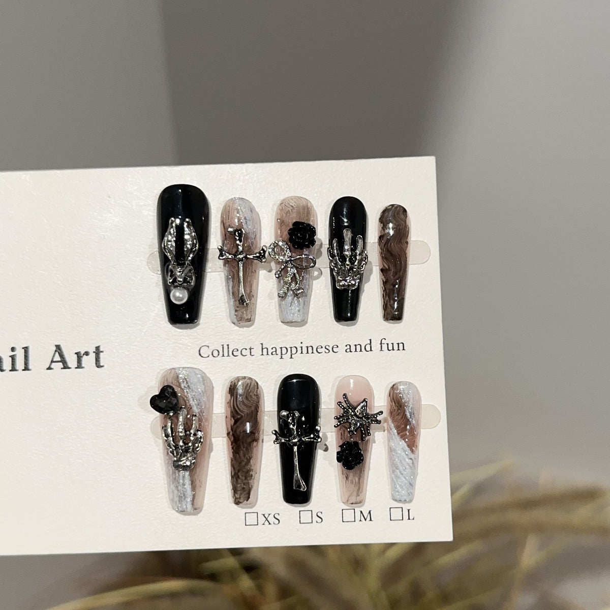Künstlerische Press-On Nageldesigns