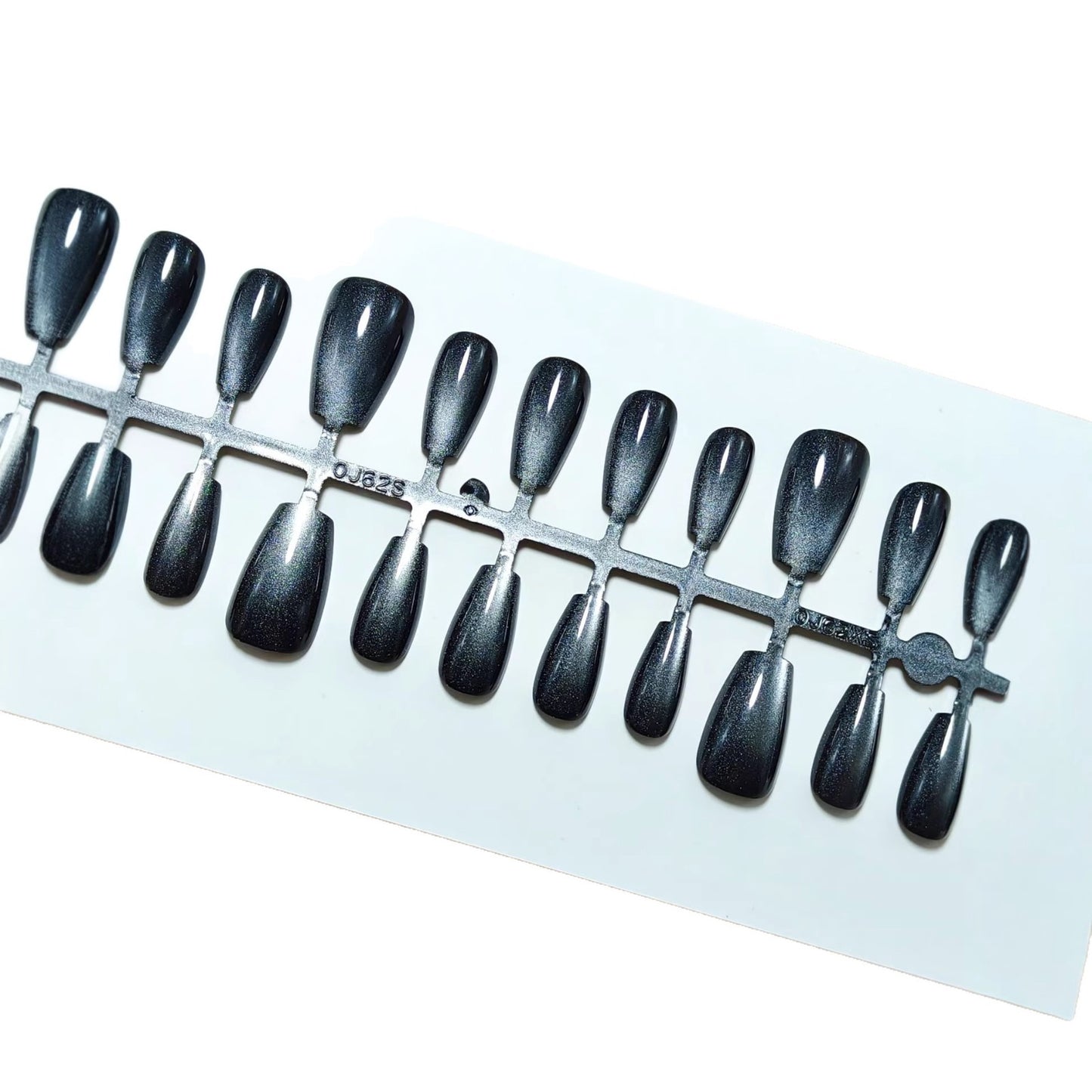 Elegante Kunstnägel mit Schimmerndem Finish Brehn