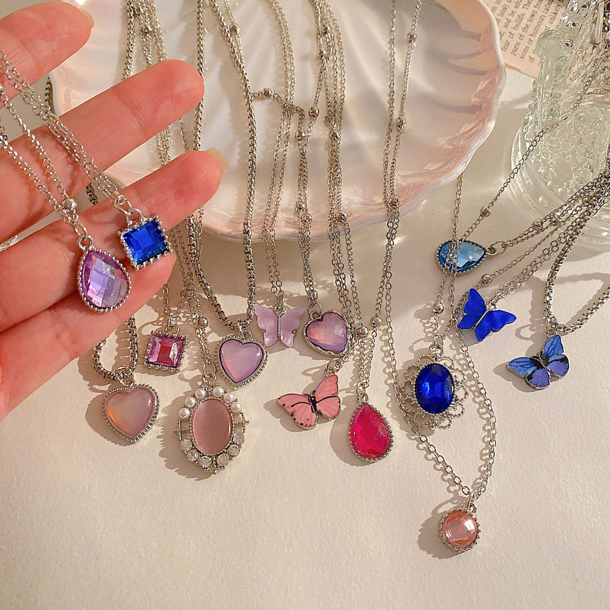 Charmantes Anhänger-Neklace-Set Brehn