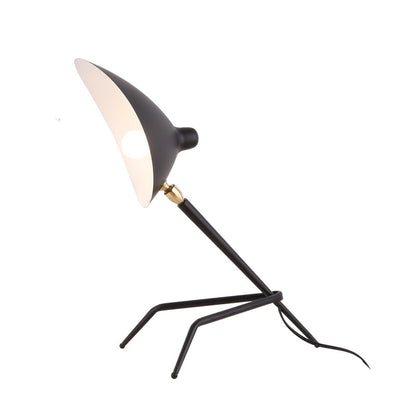 Moderne verstellbare Schreibtischlampe mit minimalistischen Design