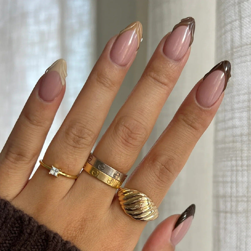 Kreative Nagelspitzen im eleganten Design Brehn