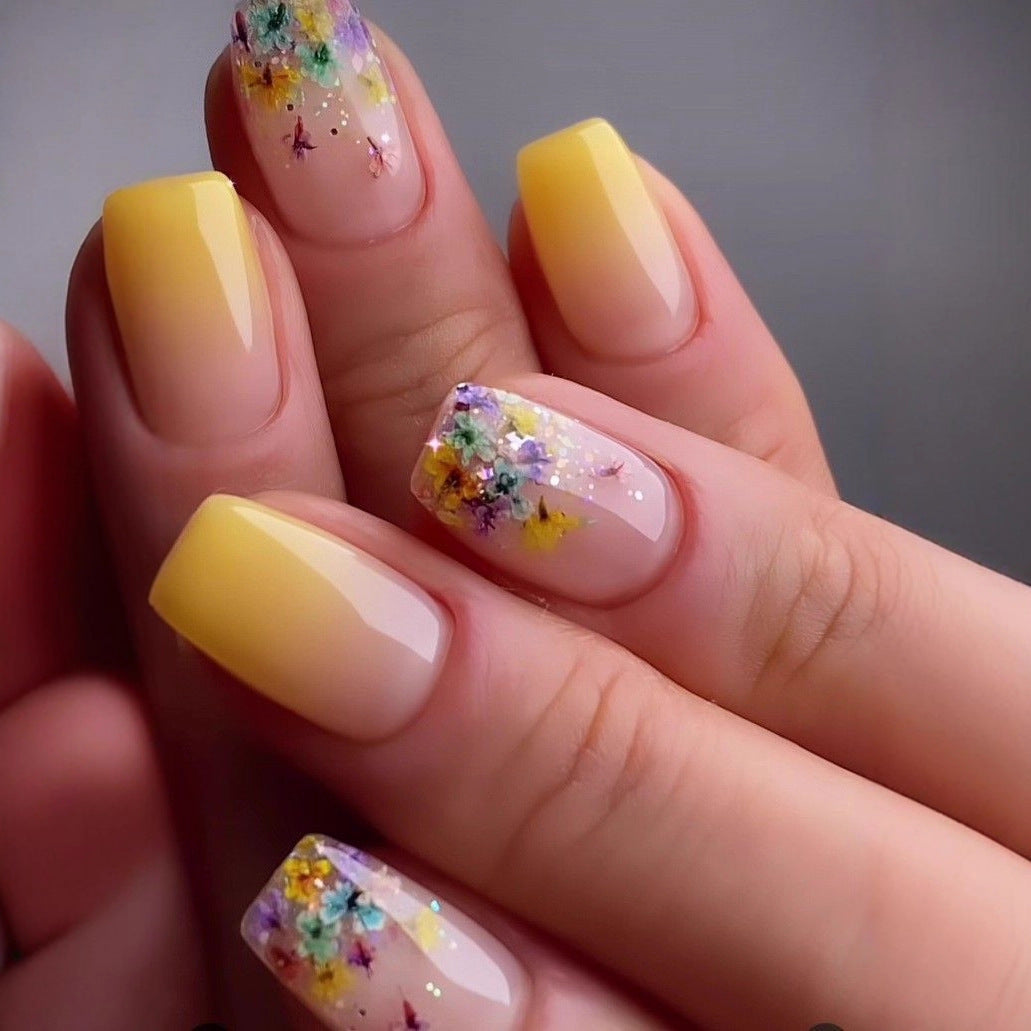 Kreative Nagelkunst mit Exotischem Blattdesign Brehn
