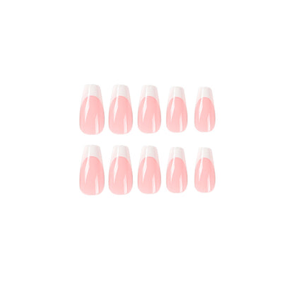Kunstvolle Nagelkunst mit French Tip Design Brehn