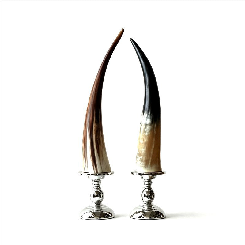 Dekorative Horn Statuen