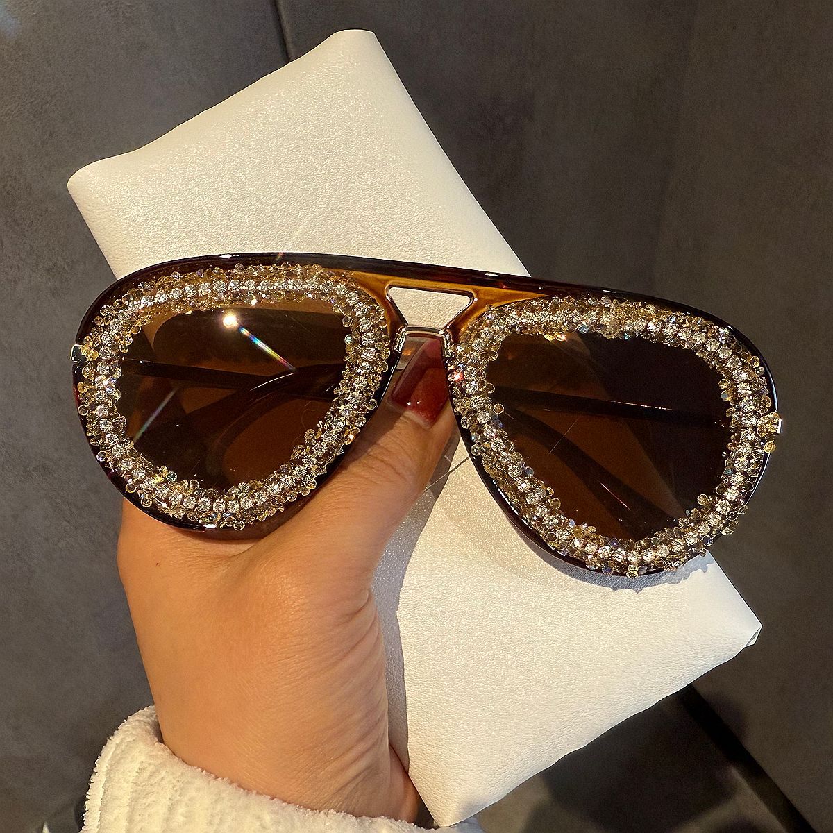 Damen extravagante Herz-Sonnenbrille mit funkelndem Strassrahmen Brehn