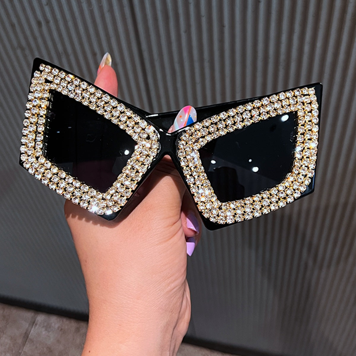 Damen cat-eye Sonnenbrille mit strassverziertem Rahmen Brehn
