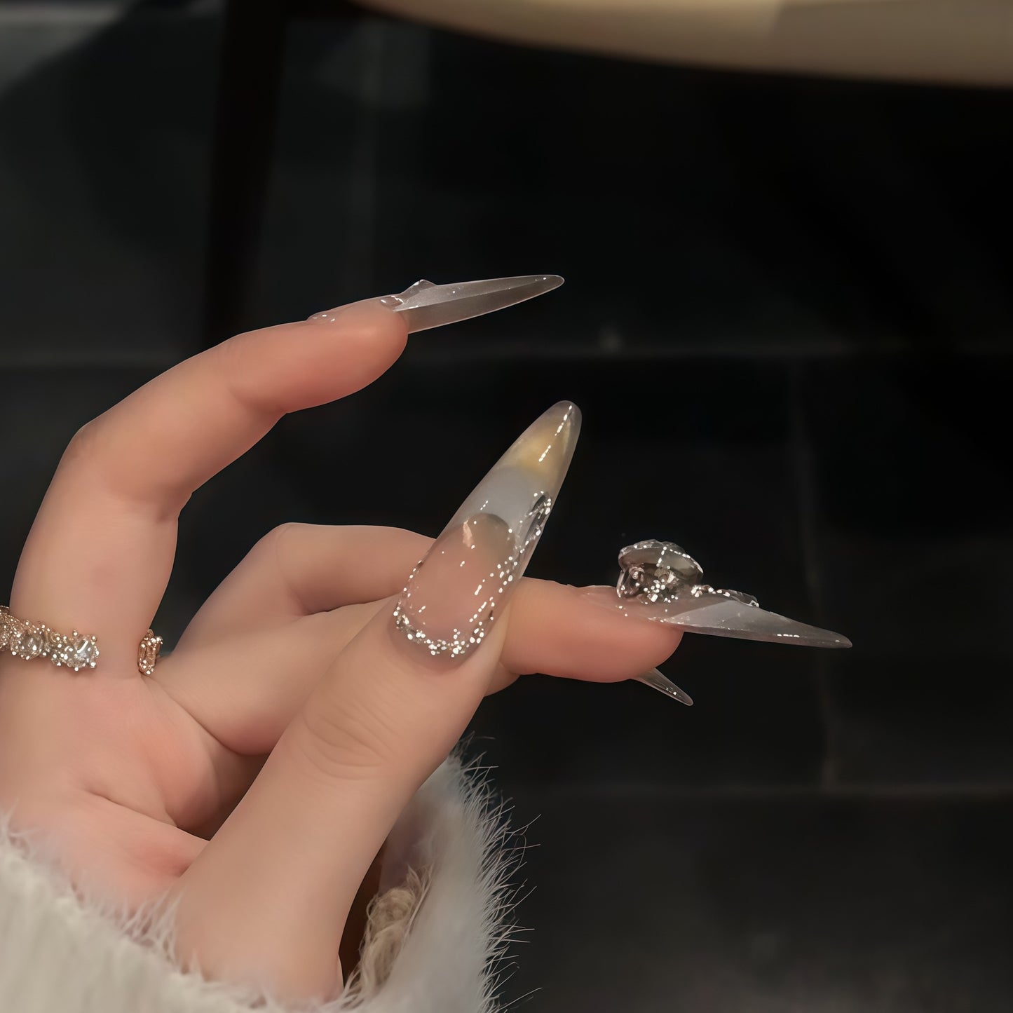 Kunstnägel mit Eleganten Strass-Akzenten Brehn