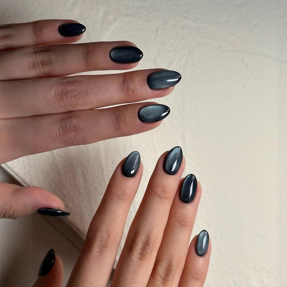 Kunstnägel mit Polka-Dots Brehn