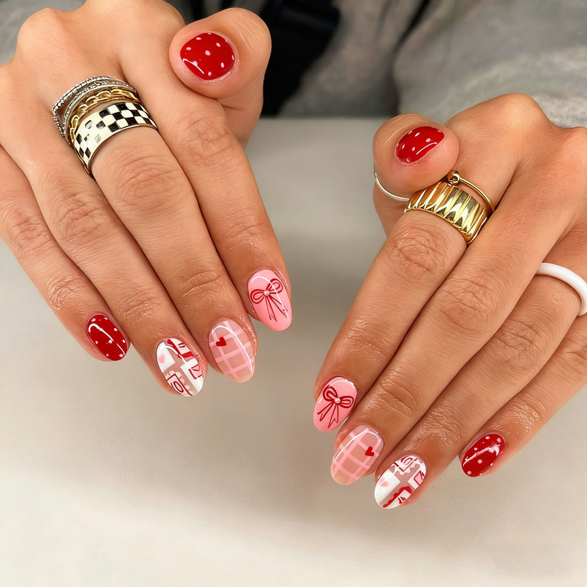 Halloween Kunstnagelset mit kreativen Motiven und glitzernden Details Brehn
