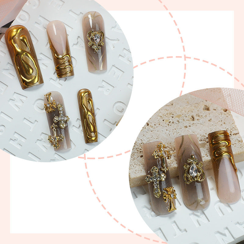 Dekorativer Press-On-Nagelset mit goldenen Akzenten Brehn