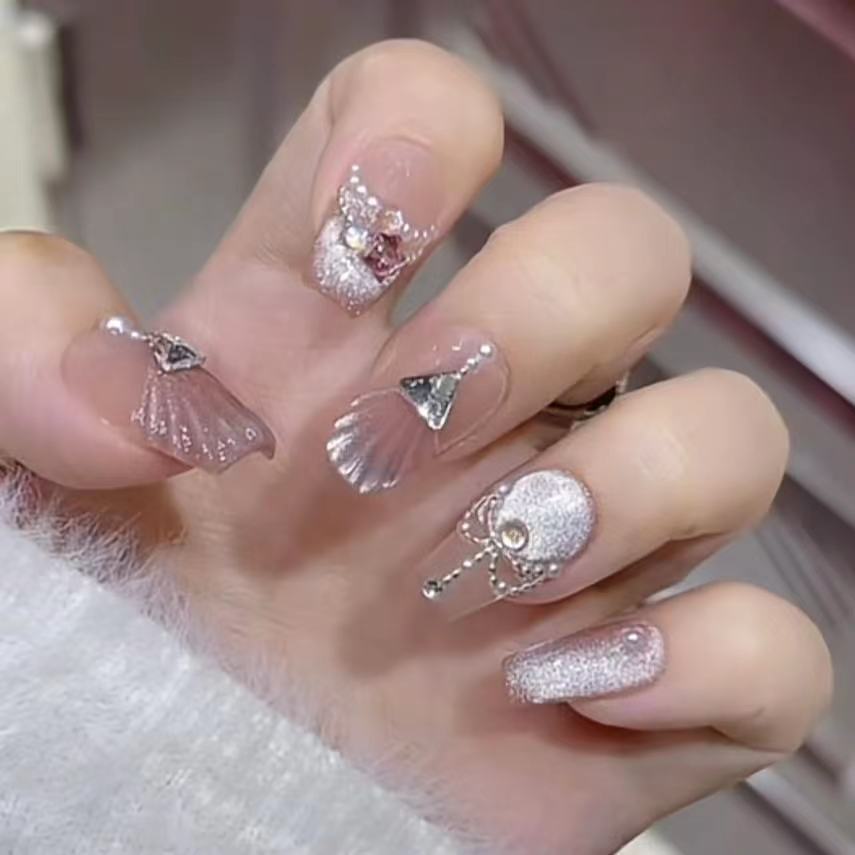 Elegantes 3D-Blumen-Design Press-On Nagelset Brehn