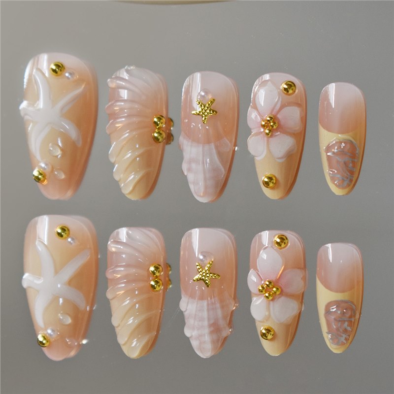 Elegantes Blumendesign-Nagelset Brehn