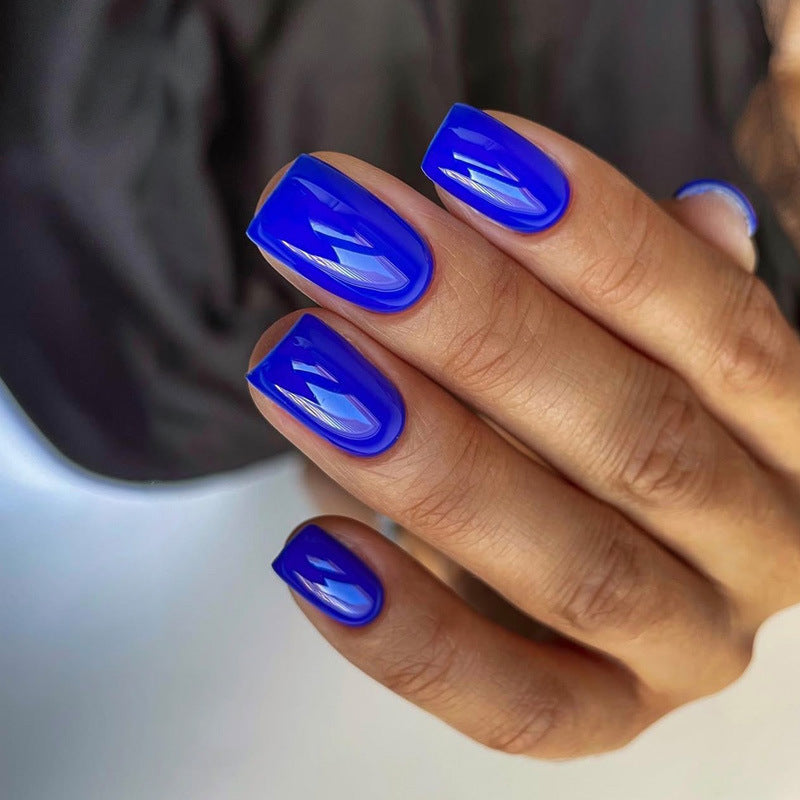 Kunstnagelset mit luxuriösen und glanzvollen blauen Designs Brehn