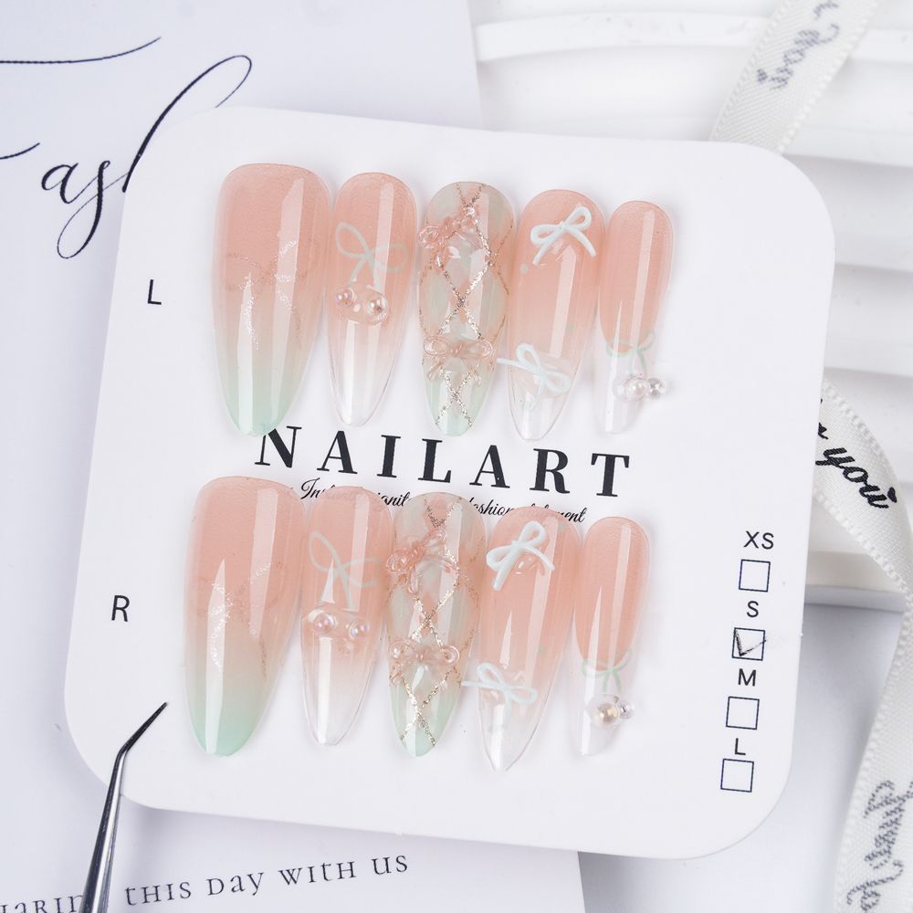 Dekorativer Nagelkunst Press-On Set Brehn