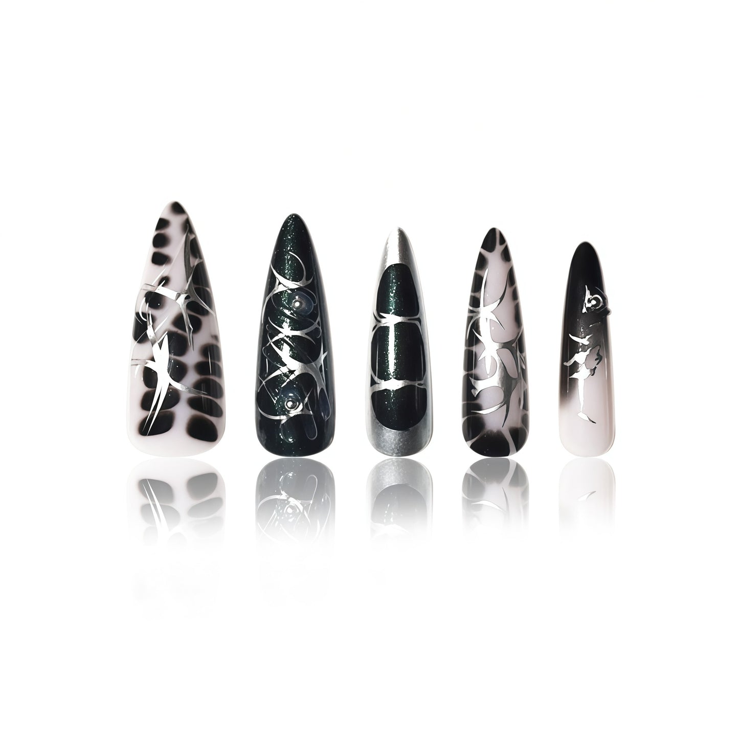 Elegante Stiletto-Nagelkunstverlängerungen mit aufwändigem Design Brehn