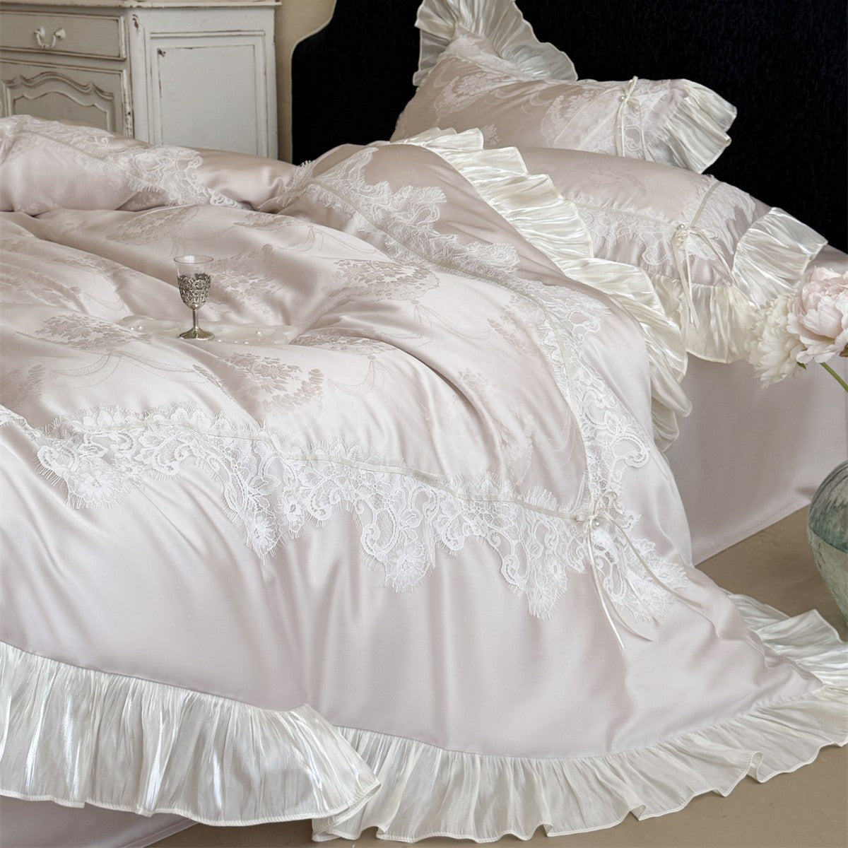 Spitzenbesatz Satin-ähnliches Rüschende Bettbezug Set mit eingewebtem Medaillon Jacquard