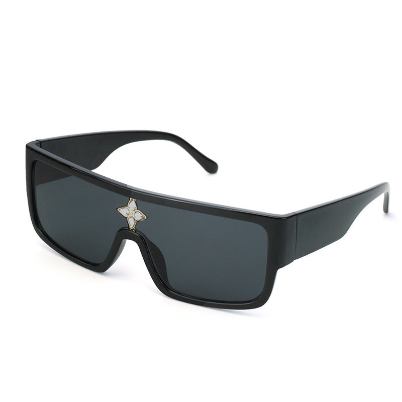 Damen Sonnenbrille im futuristischen Oversized-Design mit funkelndem Dekor Brehn
