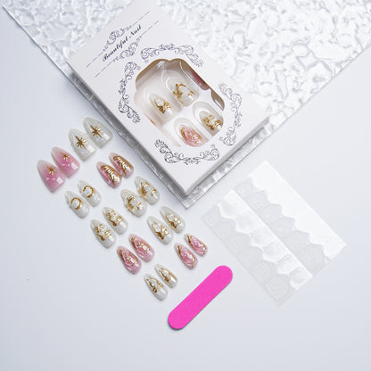 Kunstnagelset mit filigranen goldenen Akzenten Brehn