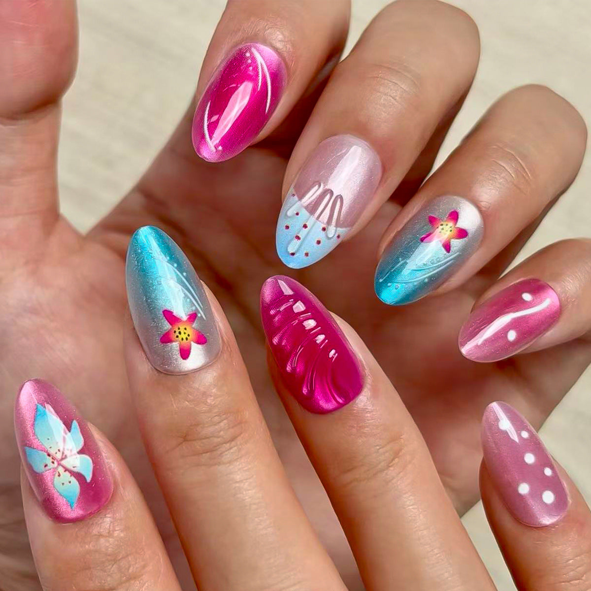 Künstlerisches Blumendesign Press-On Nagelset Brehn