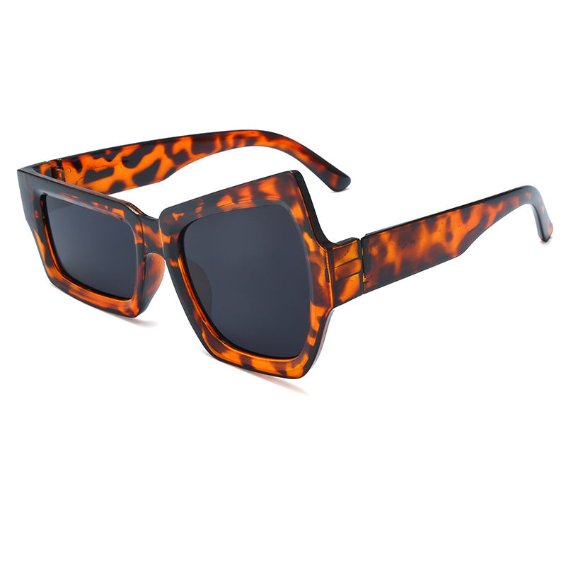 Bold Angular Frame Sonnenbrille Brehn