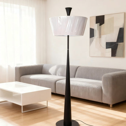 Elegante Stehlampe mit einzigartigem Design