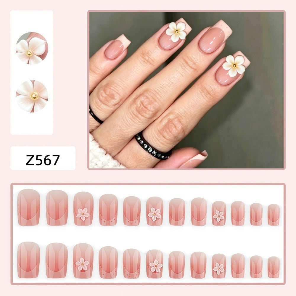 Kunstnägel mit 3D-Blumendesign Brehn