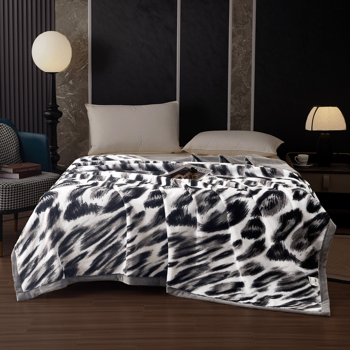 Plüsch-Mikrofaser-Fleece-Wurfdecke mit Silhouette-Blumenmuster