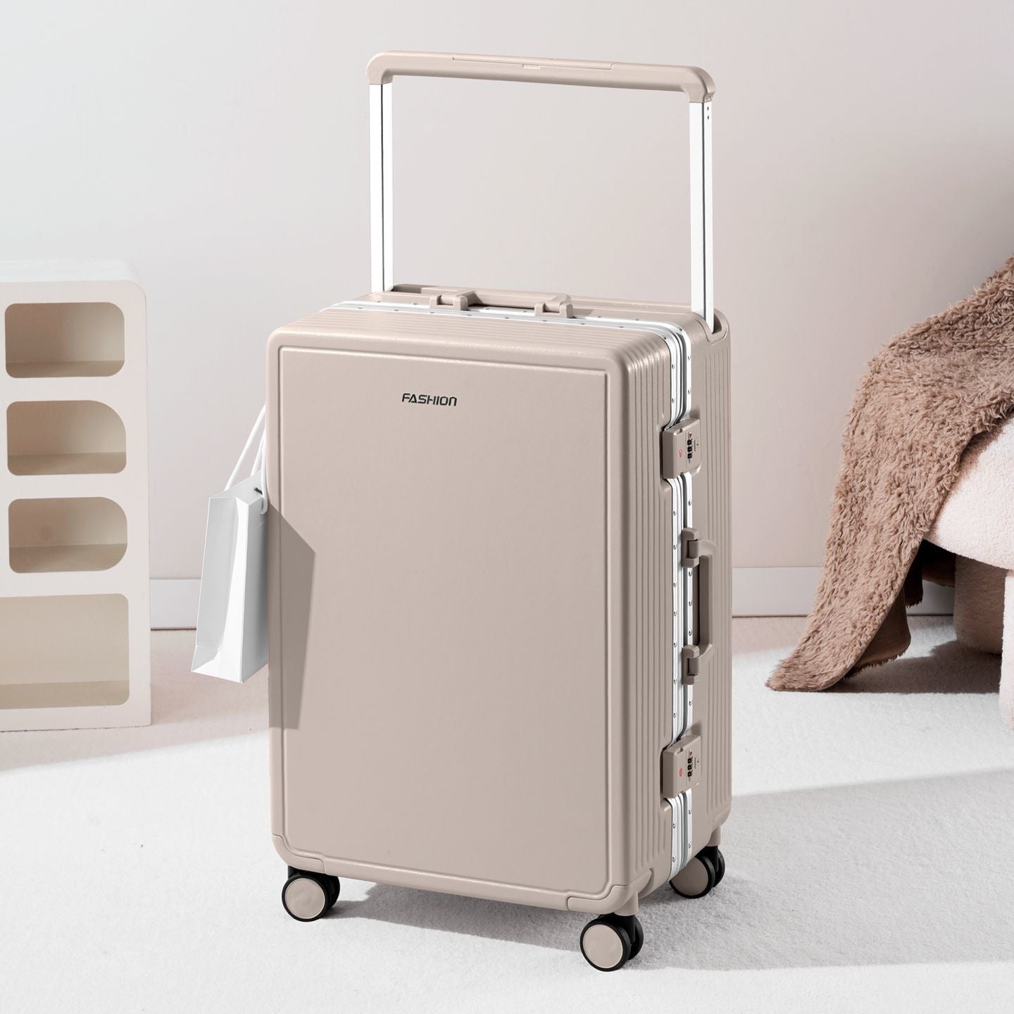 Hartschalen Trolley Mit Robustem Rollensystem Und Integrierter Sicherheit Brehn