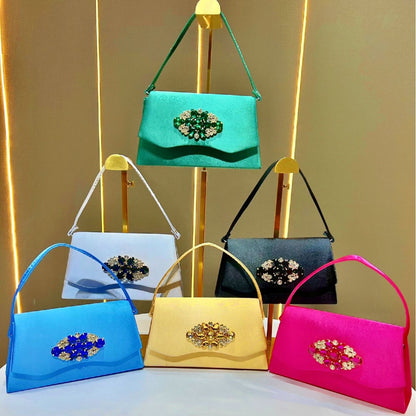 Elegante abendliche Handtasche mit Strasssteinen