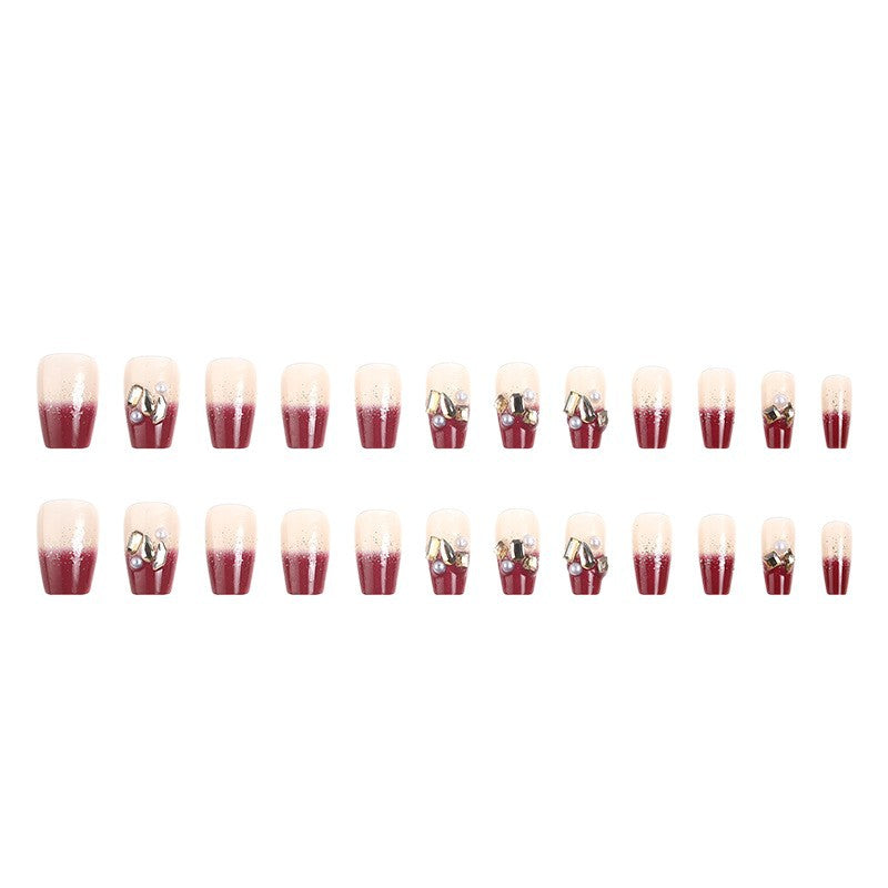 Kunstnagelset mit eleganten Glitzer- und Blumenakzenten Brehn