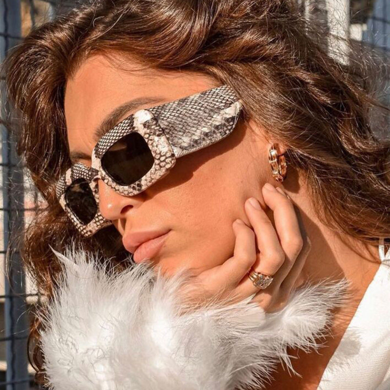 Damen extravagante Sonnenbrille mit auffälligem Schlangenmuster Brehn