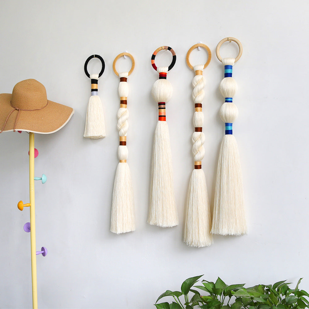 Wanddekoration mit elegantem Quastendesign