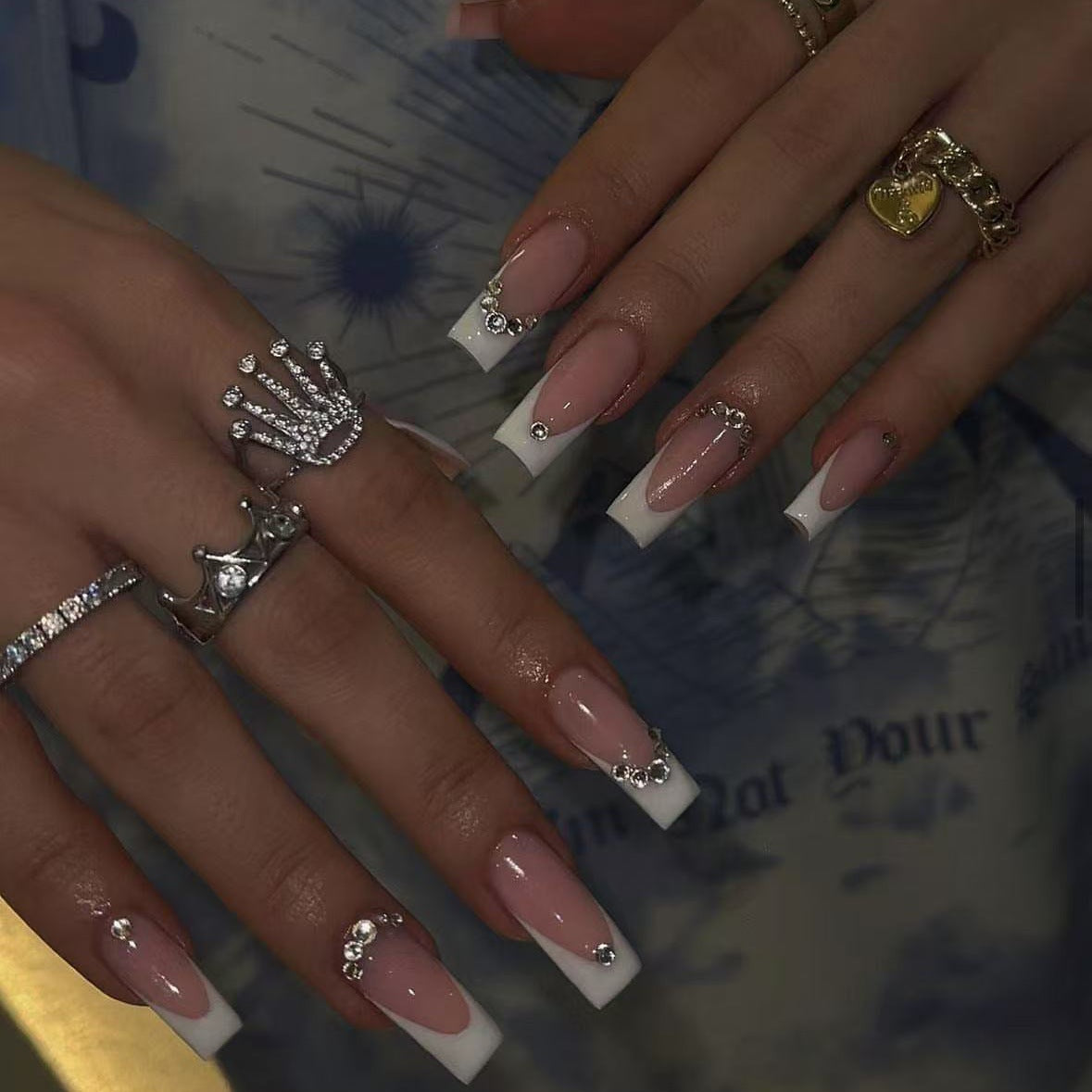 Kunstnagelset mit elegantem Hochglanz-Finish und Luxus-Strassverzierungen Brehn