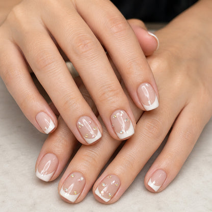 Elegante French Tip Nagelkunst-Verstärkungen mit Edelsteinakzenten Brehn