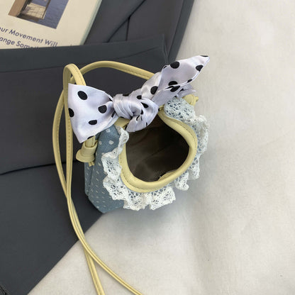 Stylische Mini-Schultertasche