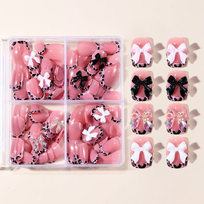 Dekoratives Faux-Nagelkunst-Set Brehn