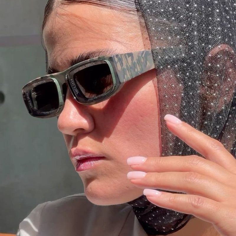 Damen trendige rechteckige Sonnenbrille mit elegantem Farbenspiel Brehn