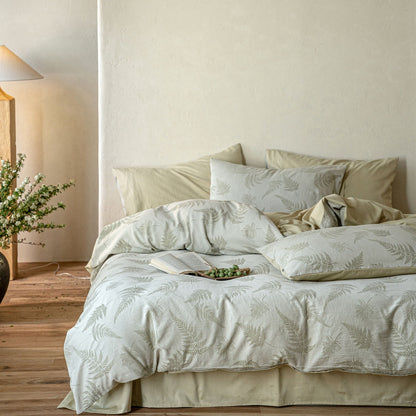 Duvetbezug-Garnitur aus Baumwoll‑Renforcé mit feinem Toile‑Blumenmuster und extraweichem Jersey‑Spannbettlaken