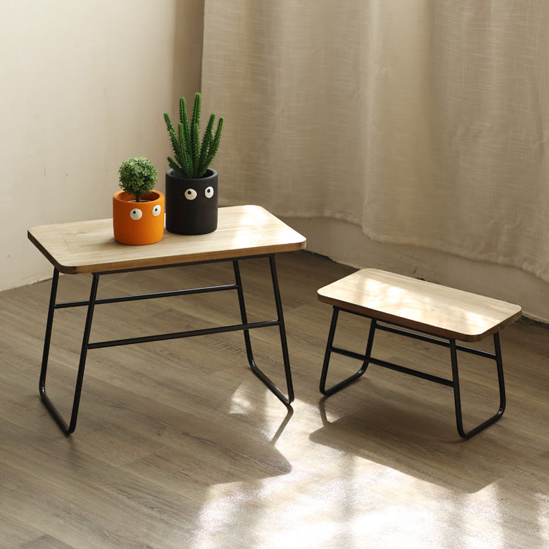 Moderner Couchtisch im minimalistischen Design Brehn