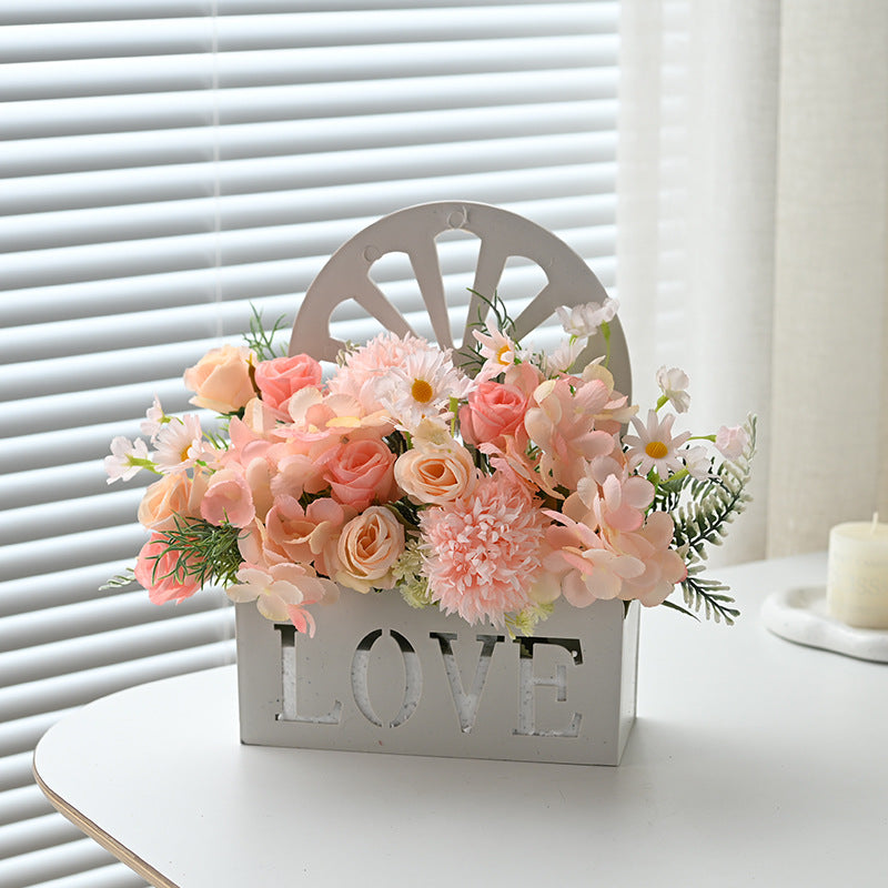 Dekorativer künstlicher Blumenstrauß