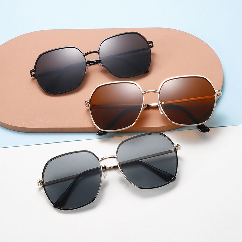Damen Elegante oversized Sonnenbrille mit hochwertigem Metallrahmen und UV-Schutz Brehn