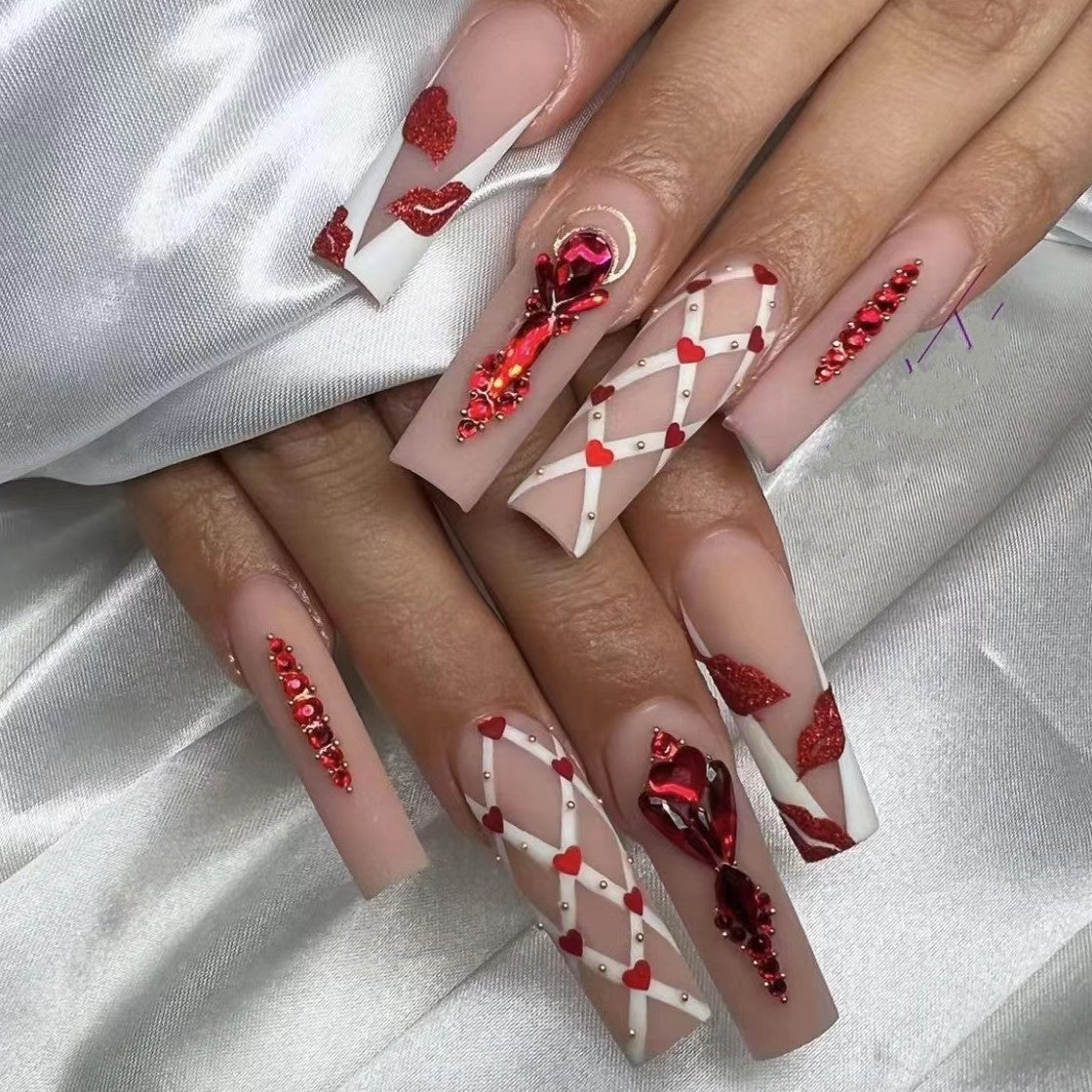 Kunstnägel mit floralen und geometrischen Designs Brehn