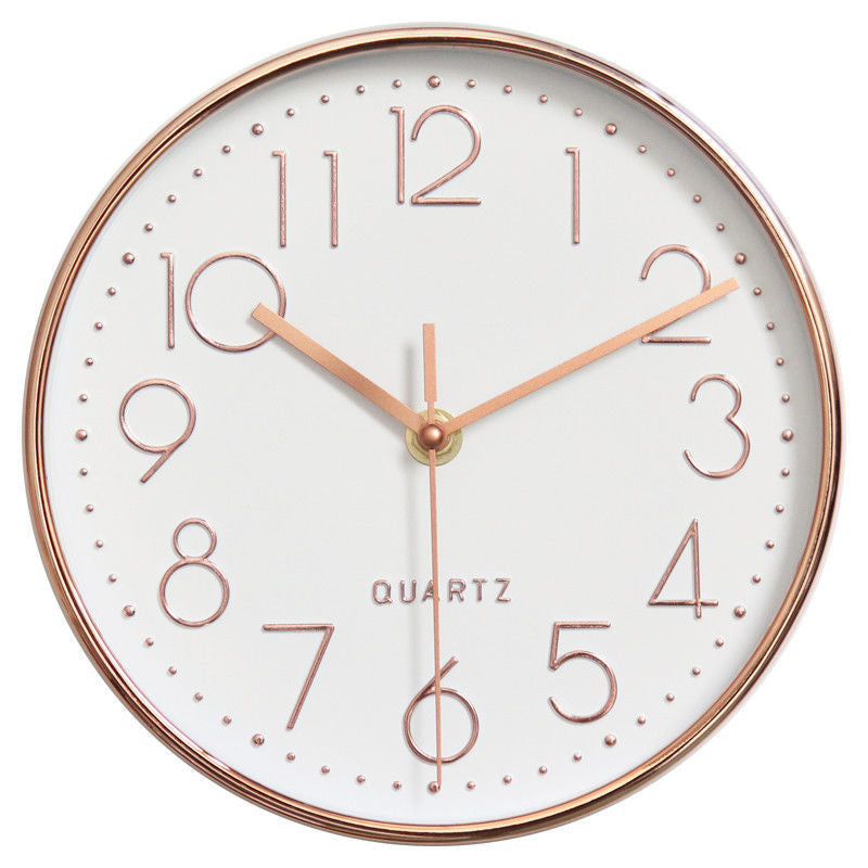 Wanduhr im minimalistischen Design Brehn