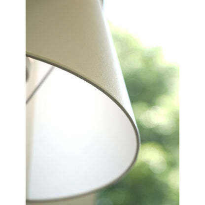 Künstlerische Zickzack-Stehlampe
