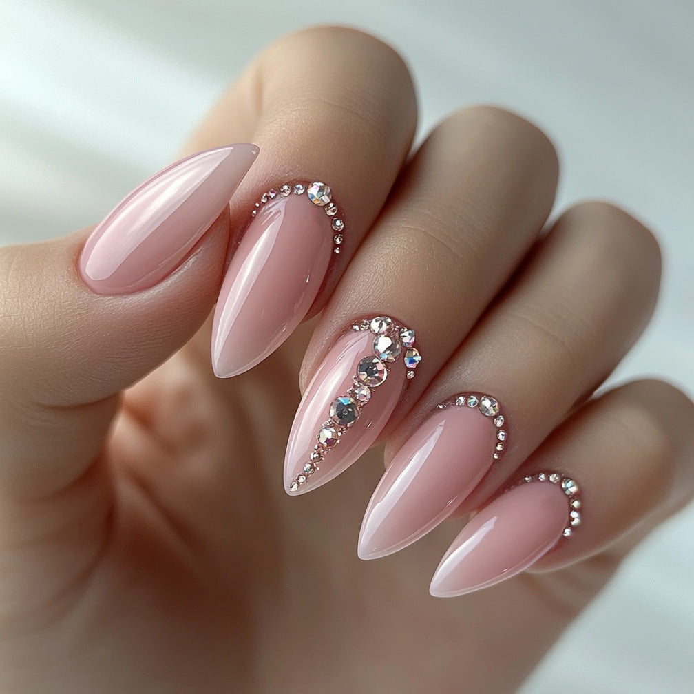 Kunstnagelset mit eleganten Glitzerakzenten Brehn