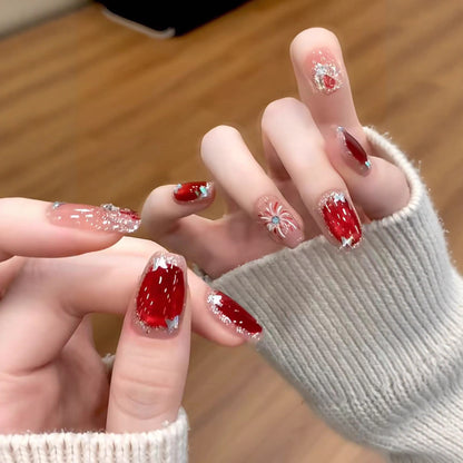 Festliches Ornamentiertes Nail Art Set